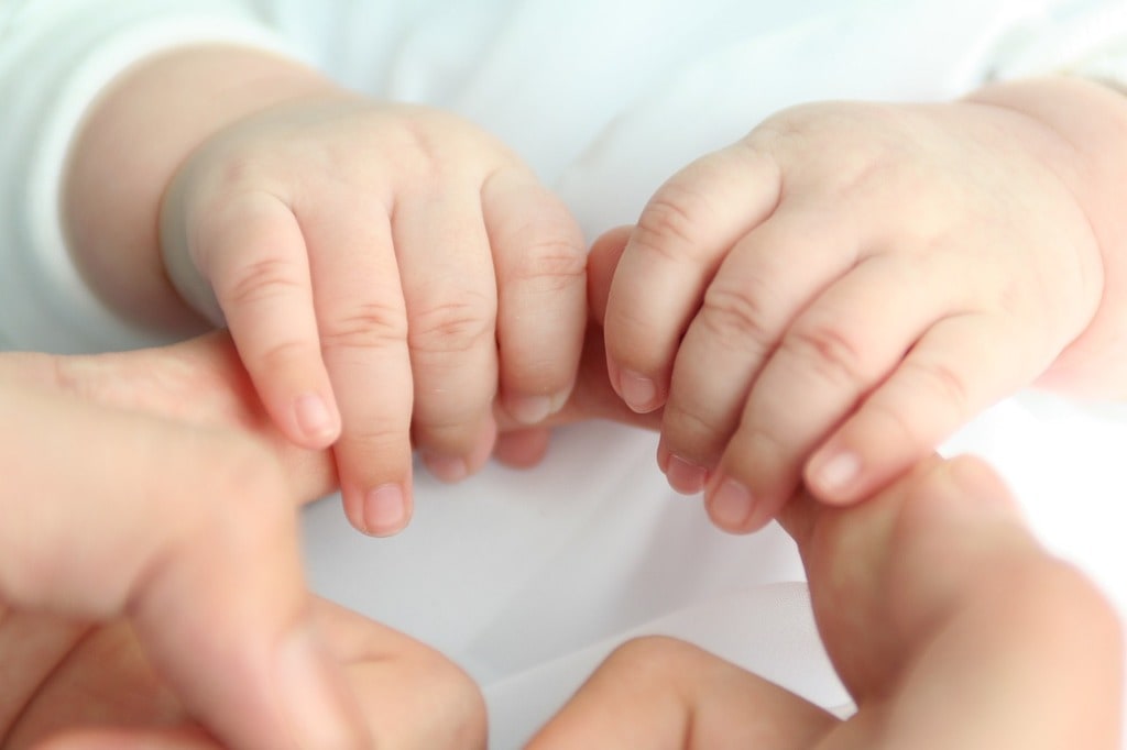 Capturer les premiers instants grâce à un photographe naissance à Grenoble
